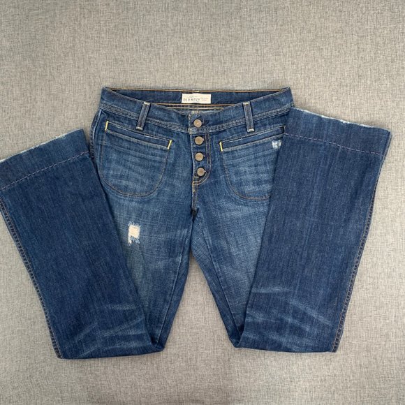Old Navy Ultra Low‎ Rise Slim Boot Jeans 100% Cotton Size 6 Distressed Button - Picture 2 of 15